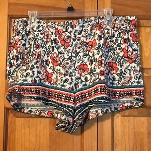 Express Flowed Patterned Shorts